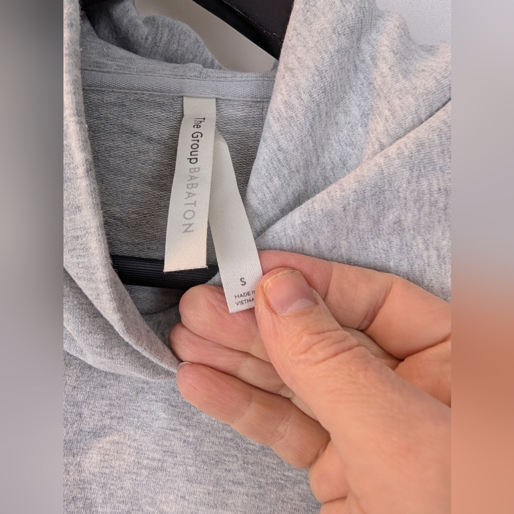 Aritzia Babaton Weekender Cropped Hoodie Light Grey size S in VGUC - Picture 7 of 11